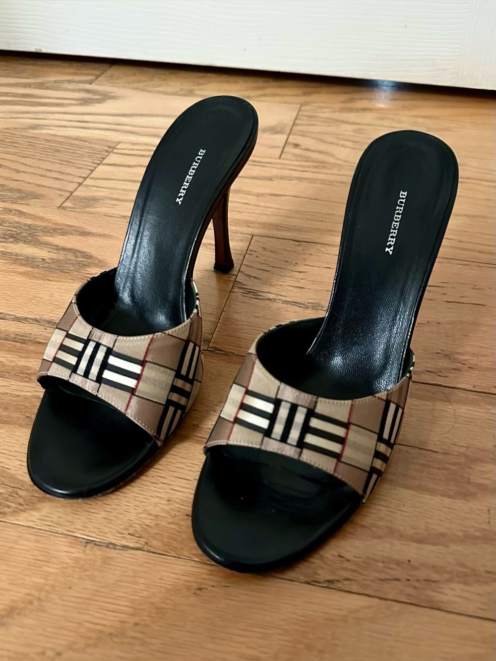 Burberry London Nova Check Plaid Canvas Leather Kitten Heel Slide Sandals 38